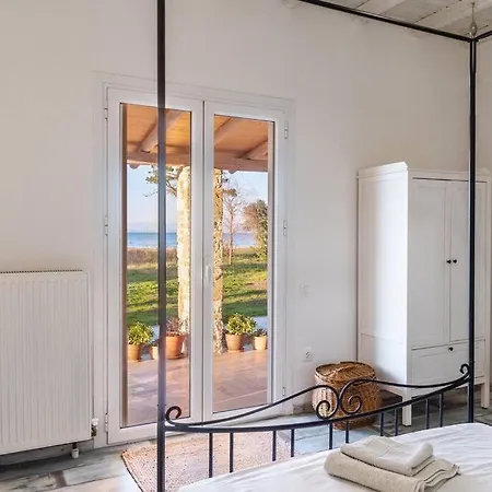 Apartmán House By The Sea Lefkímmi Exteriér fotografie