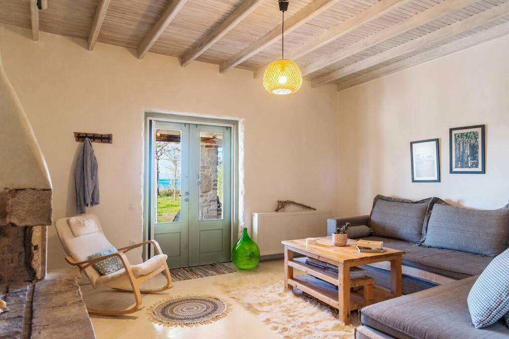 House By The Sea Apartment